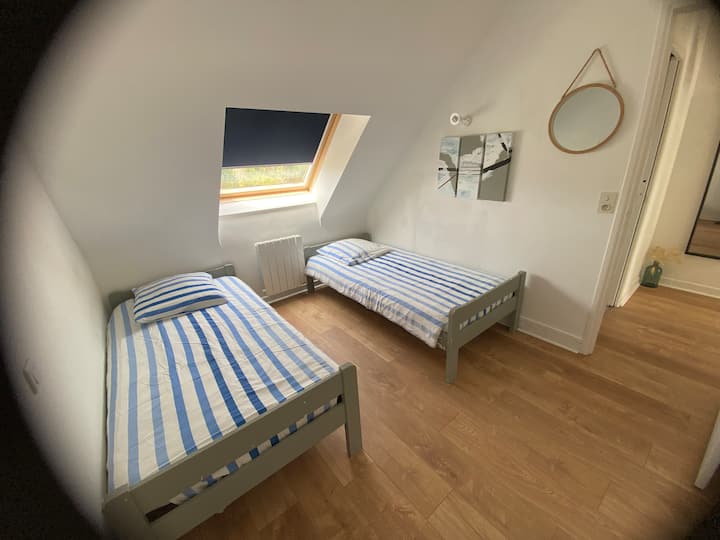 Habitación 2 equipada con dos camas  de 90 x 190