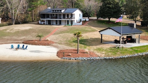 The Lakeside Magnolia