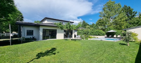 Nice 175 m² villa in a quiet residential area