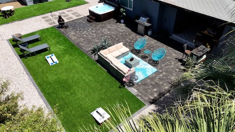 Beautiful. Modern. Close to Strip. Sleeps 10+