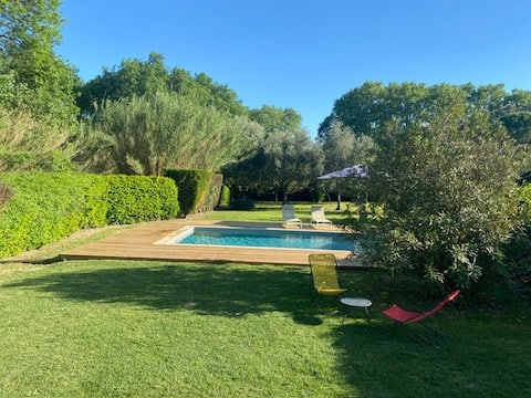 House with garden and heated pool 3mn from Uzès