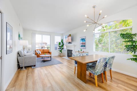 Beach Resort Condo–Mins to Laguna w/ Pool & Gym