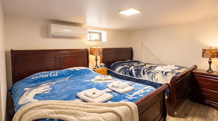 Charming 2-queen Suite, Jfk/laguardia: Sleeps 4 - Queens, NY