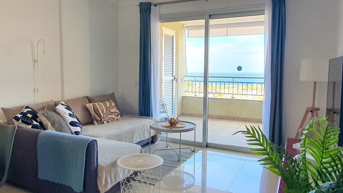 Popular Airbnb listing: Terraza Sunset in Palm Mar/ Pool/Padel court/Wi-Fi in Arona