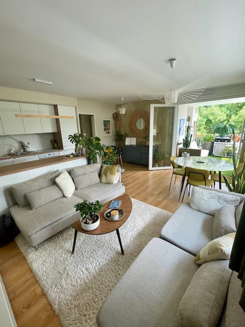 Beautiful air-conditioned apartment in the city center