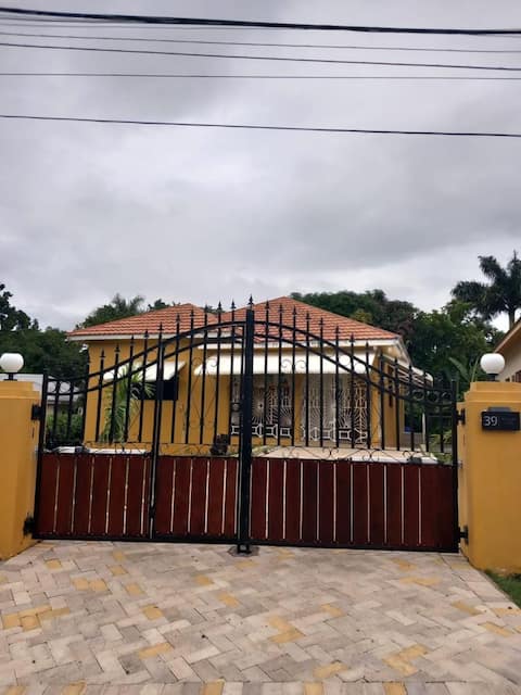 Faseta Palms ~ A Touch of Jamaican Bliss