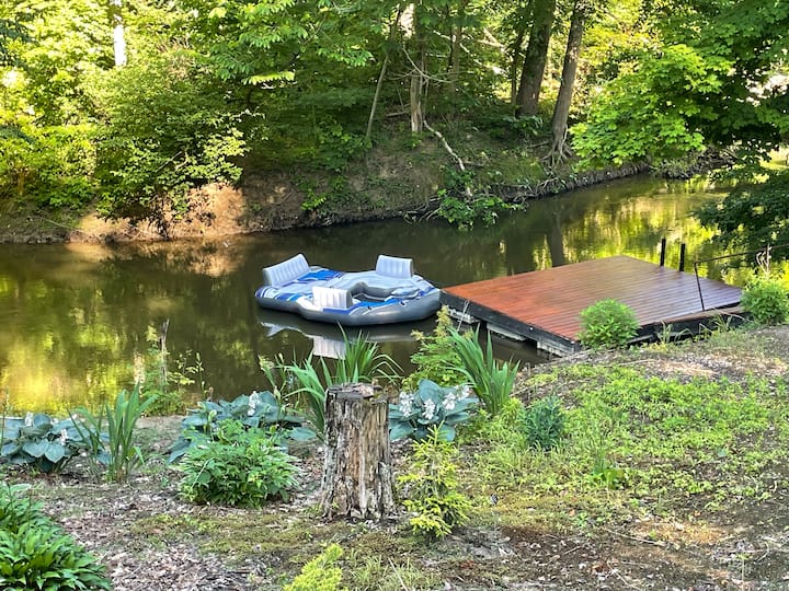River Escape | 12 Min to Beach |
Private Trails