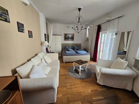 Apartment 3 (10 minutes to Tesla)