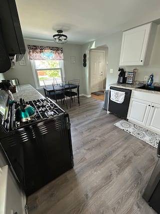 Tonawanda 3 Bed House, 20 Min to the Falls, photo 10 of 38