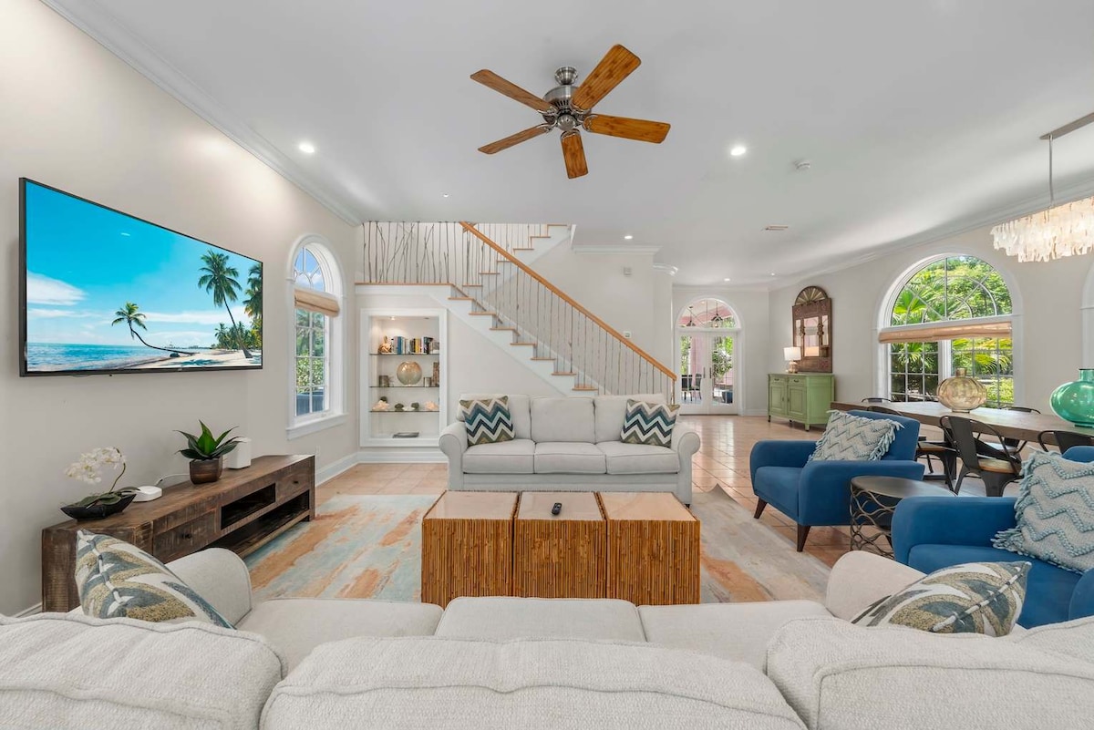 Waterfront Pink House with Private Dock & Pool! - Houses for Rent