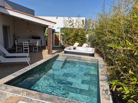 bamboo villa pool jacuzzi