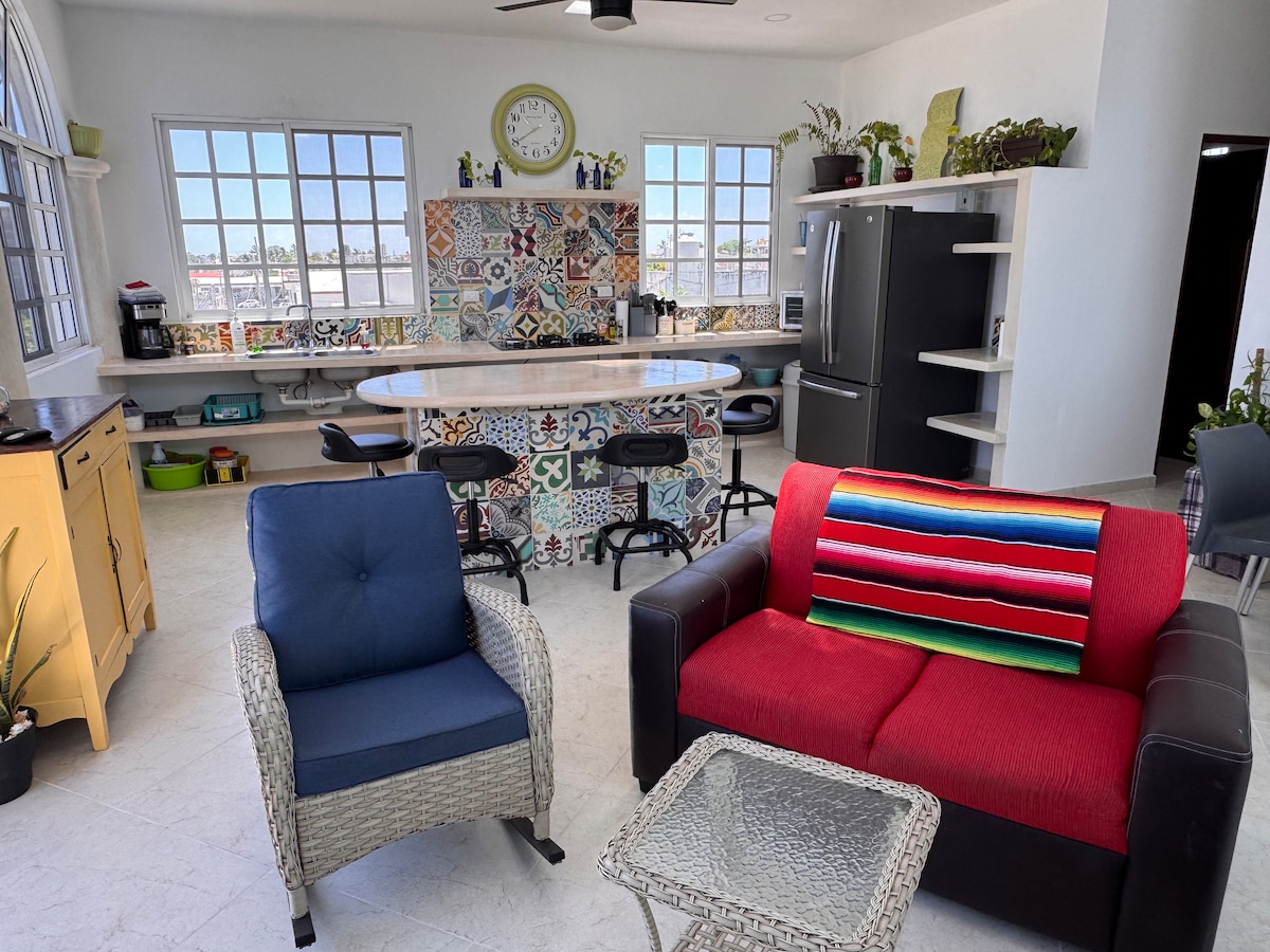 Top Airbnb: Pickleball Getaway #6 ~Penthouse Suite 2 Bedroom in Progreso
