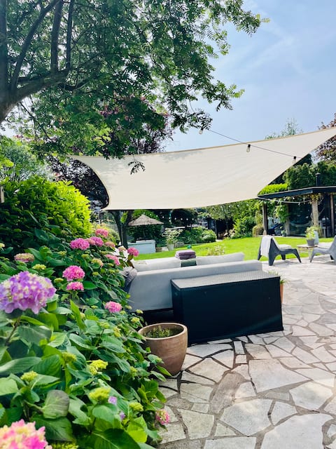 NEW holiday Villa on Gooimeer 15 min. from Amsterdam