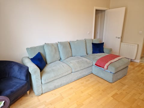 Successful Airbnb property: 67B Smithfield Beautiful Apartment free parking in Smithfield