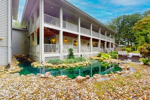 Spacious 6BR | Chef's Kitchen| Hot Tub