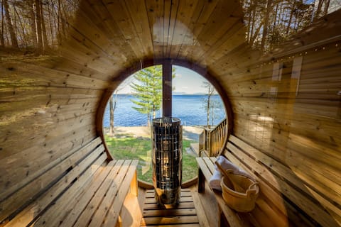 Lake House: Private Dock, Sauna, Pets and Kayaks