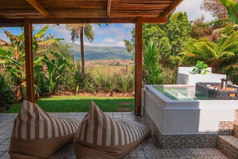 Quaint Cottage Warm Splash pool & Breakfast incl.