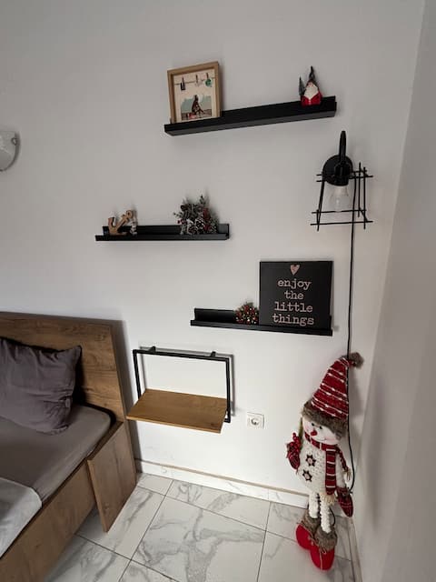 Successful Airbnb property: Sunset in the penthouse. Athens in ΑΜΕΡΙΚΗΣ