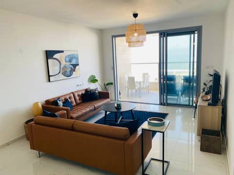 Your Beachfront Bliss!
(Shomer Shabbat Friendly)