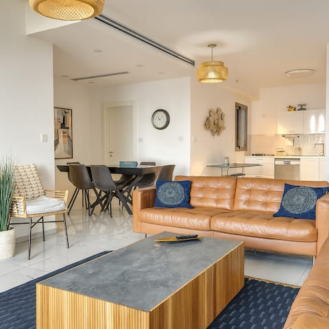 Beachfront
Suitable for Shomer Shabbat
Shomer Shabbat Friendly