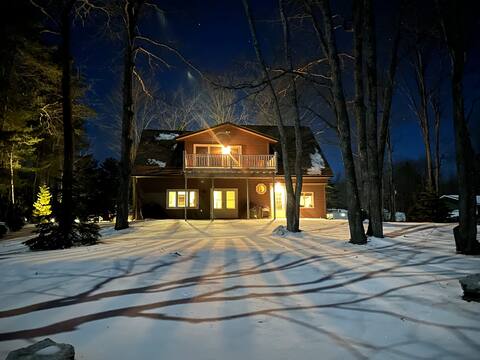 4-Seasons All-Sport Lake House