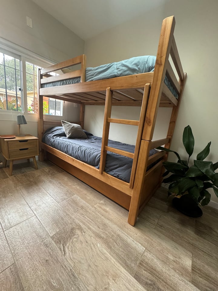 الغرفة الثانية