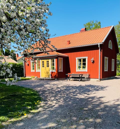 Cozy house in cultural area 8 km from Uppsala c