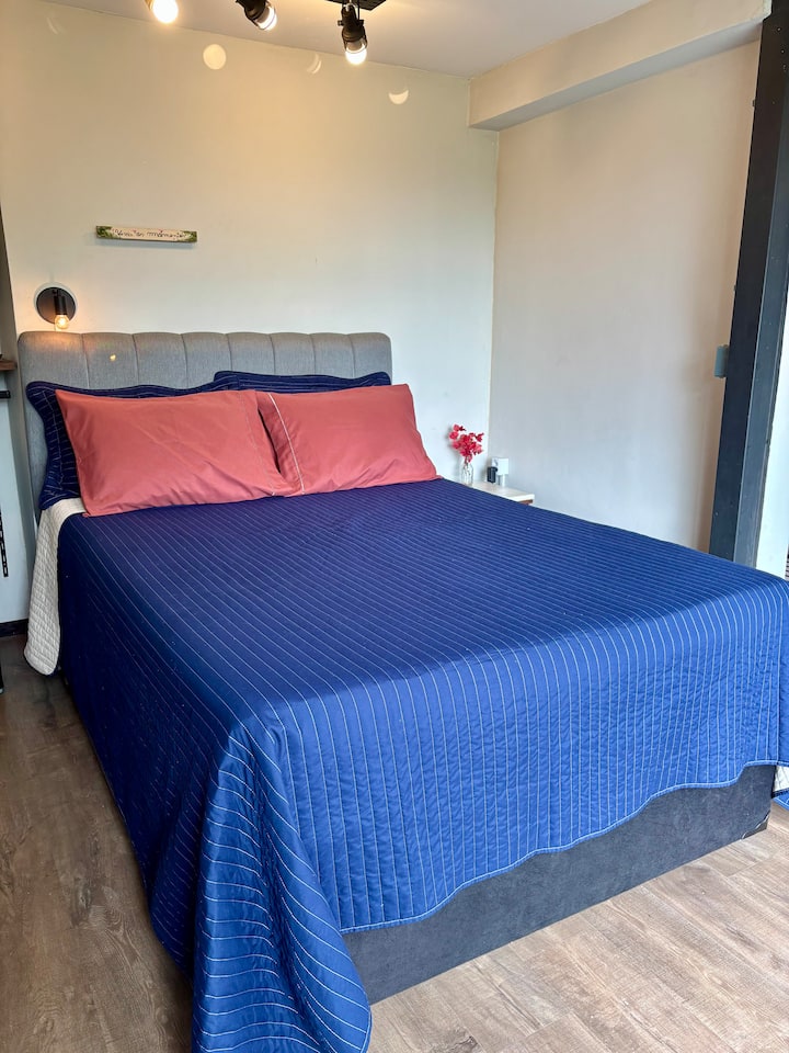 Double bedroom with double bed