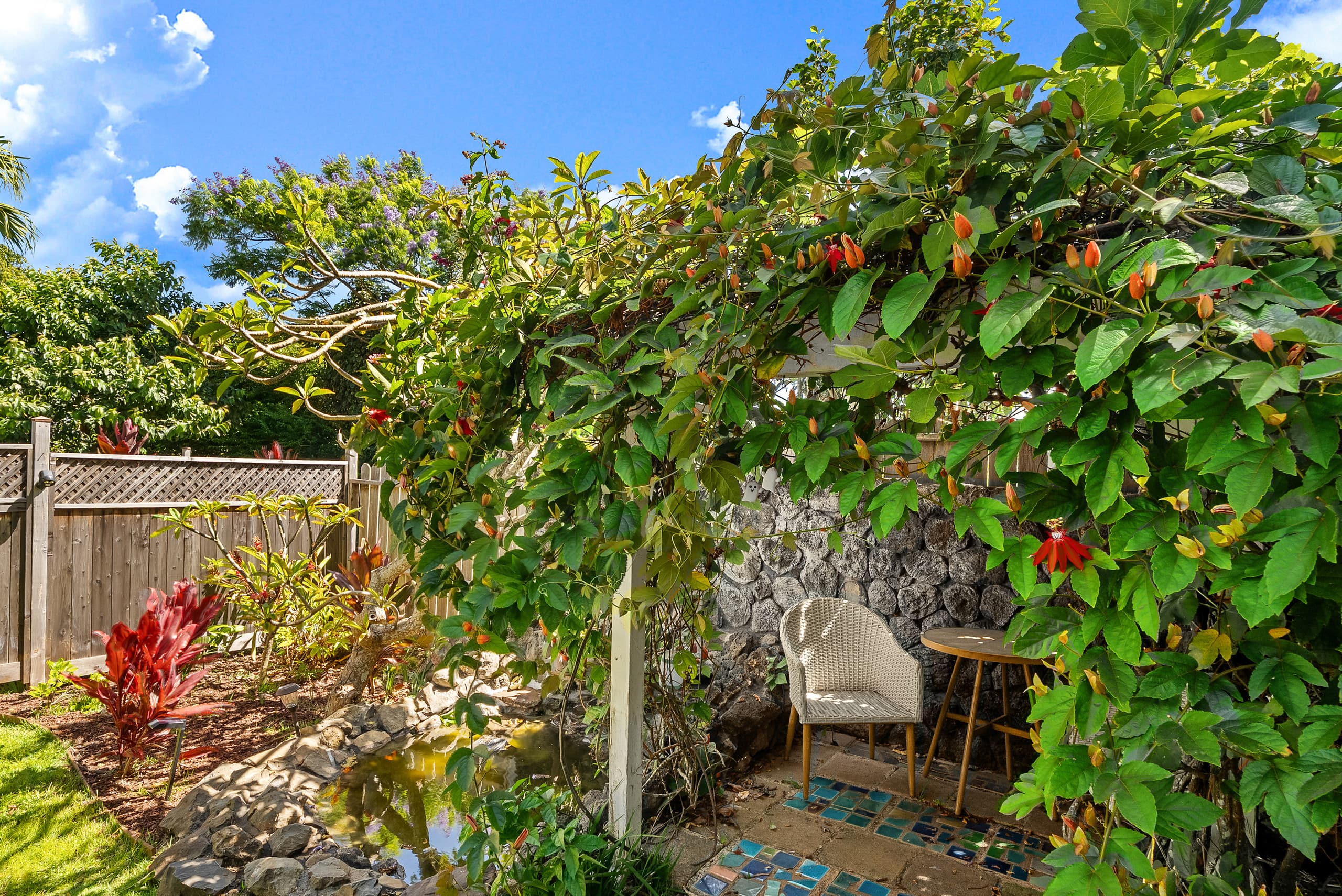 Guesthouse in Makawao · ★4.94 · 2 bedrooms · 2 beds · 1 private bath - Image 14
