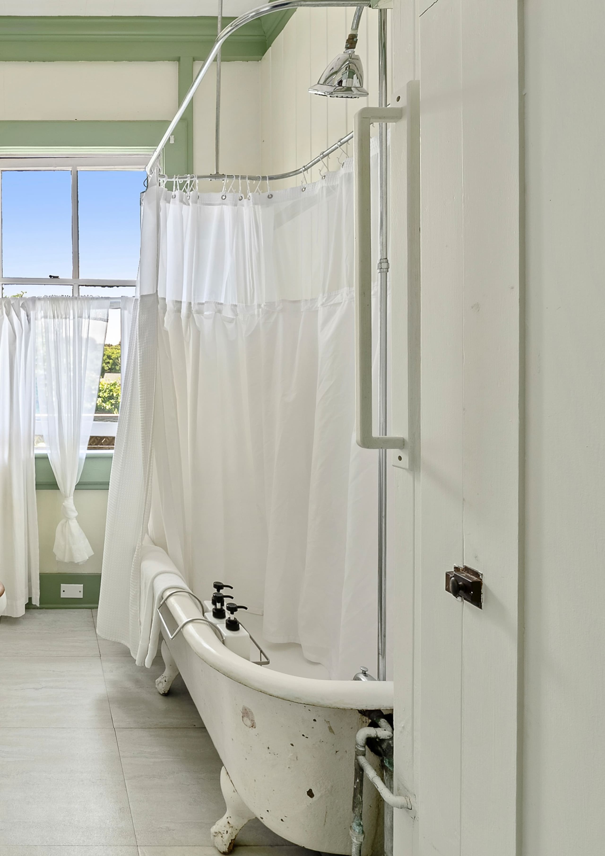 Guesthouse in Makawao · ★4.94 · 2 bedrooms · 2 beds · 1 private bath - Image 31
