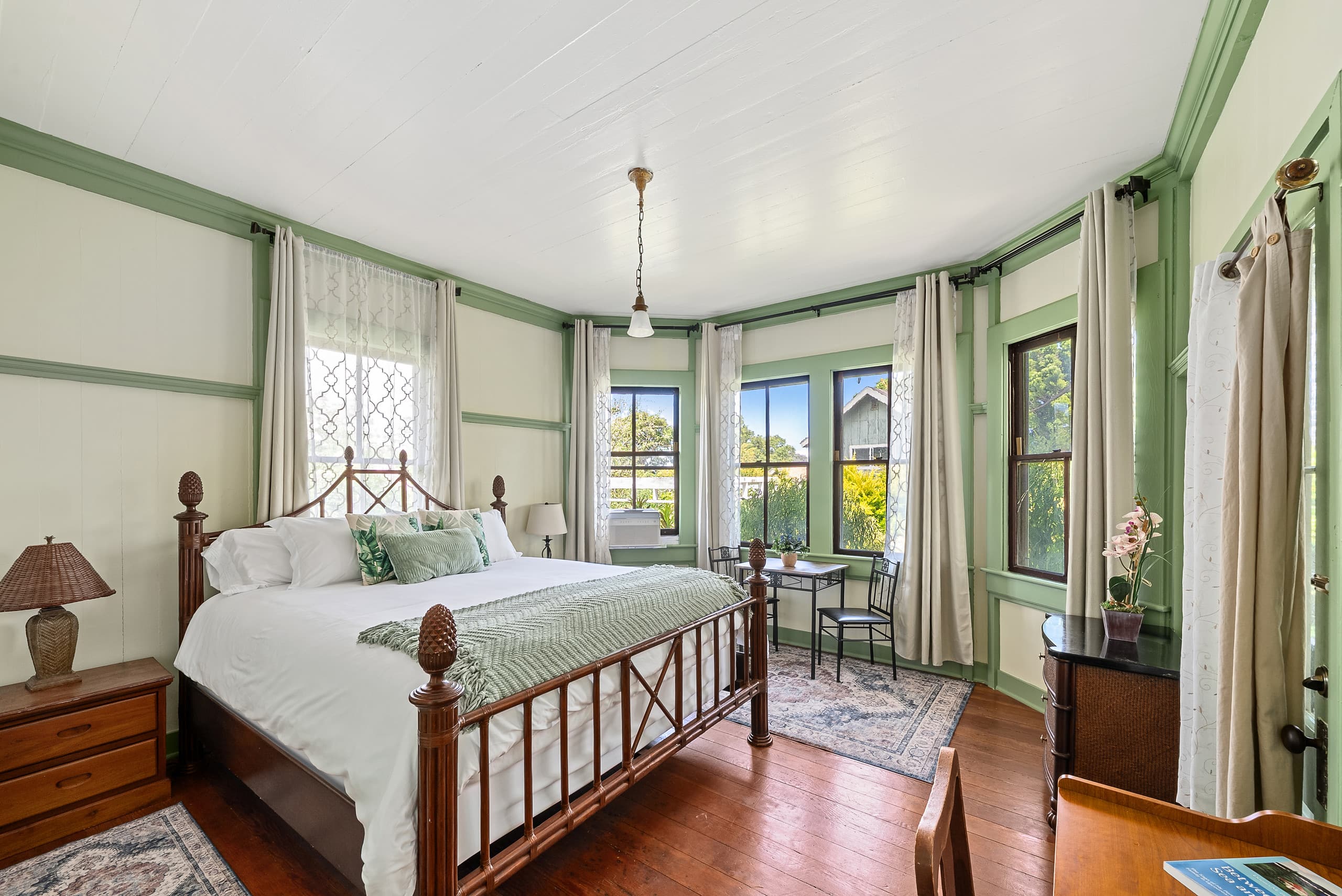 Guesthouse in Makawao · ★4.94 · 2 bedrooms · 2 beds · 1 private bath - Image 1