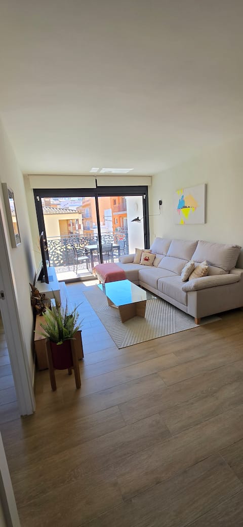 Popular Airbnb listing: New condo Costa Brava - fully equipped & parking in Calonge I Sant Antoni