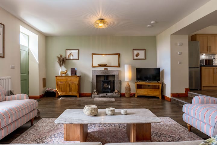 Dog-friendly Spacious 3-bed Cottage | Pool Access - Carnforth