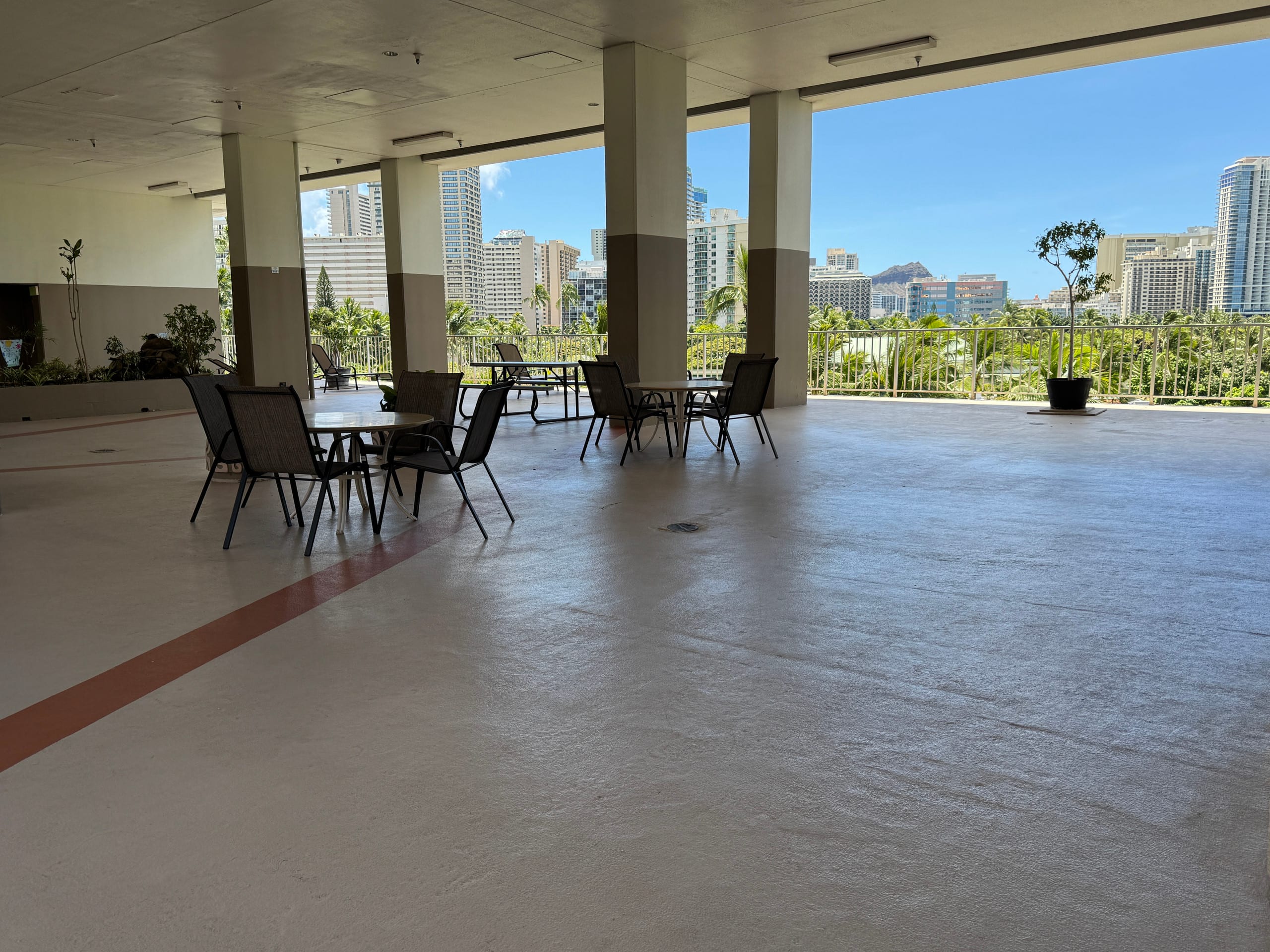 Condo in Honolulu · ★4.93 · Studio · 1 bed · 1 private bath - Image 45