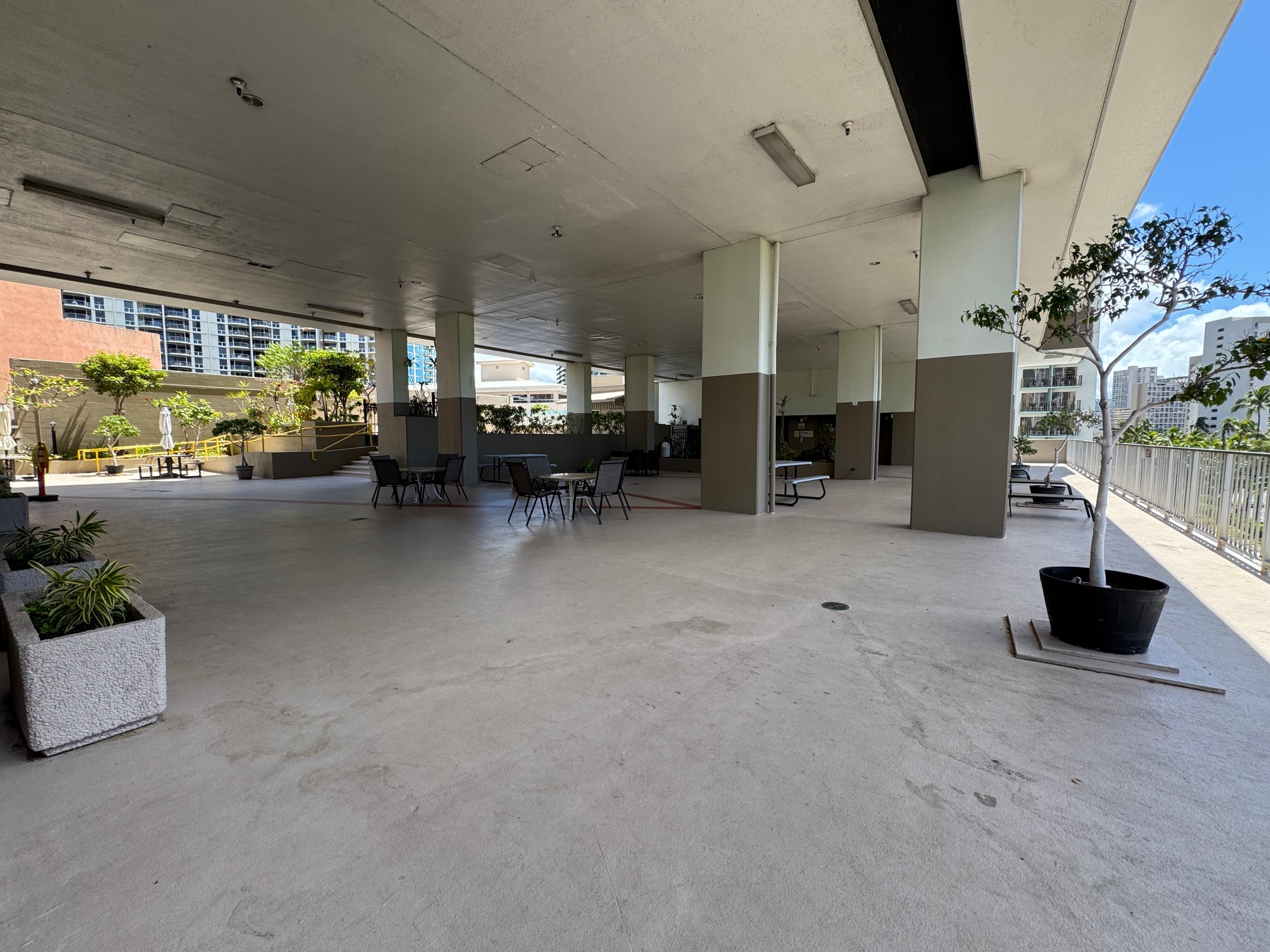 Condo in Honolulu · ★4.93 · Studio · 1 bed · 1 private bath - Image 48