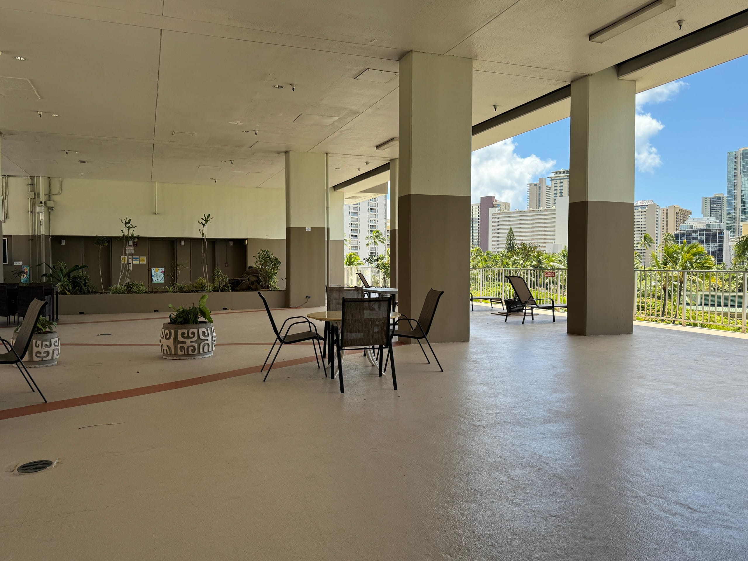 Condo in Honolulu · ★4.93 · Studio · 1 bed · 1 private bath - Image 46