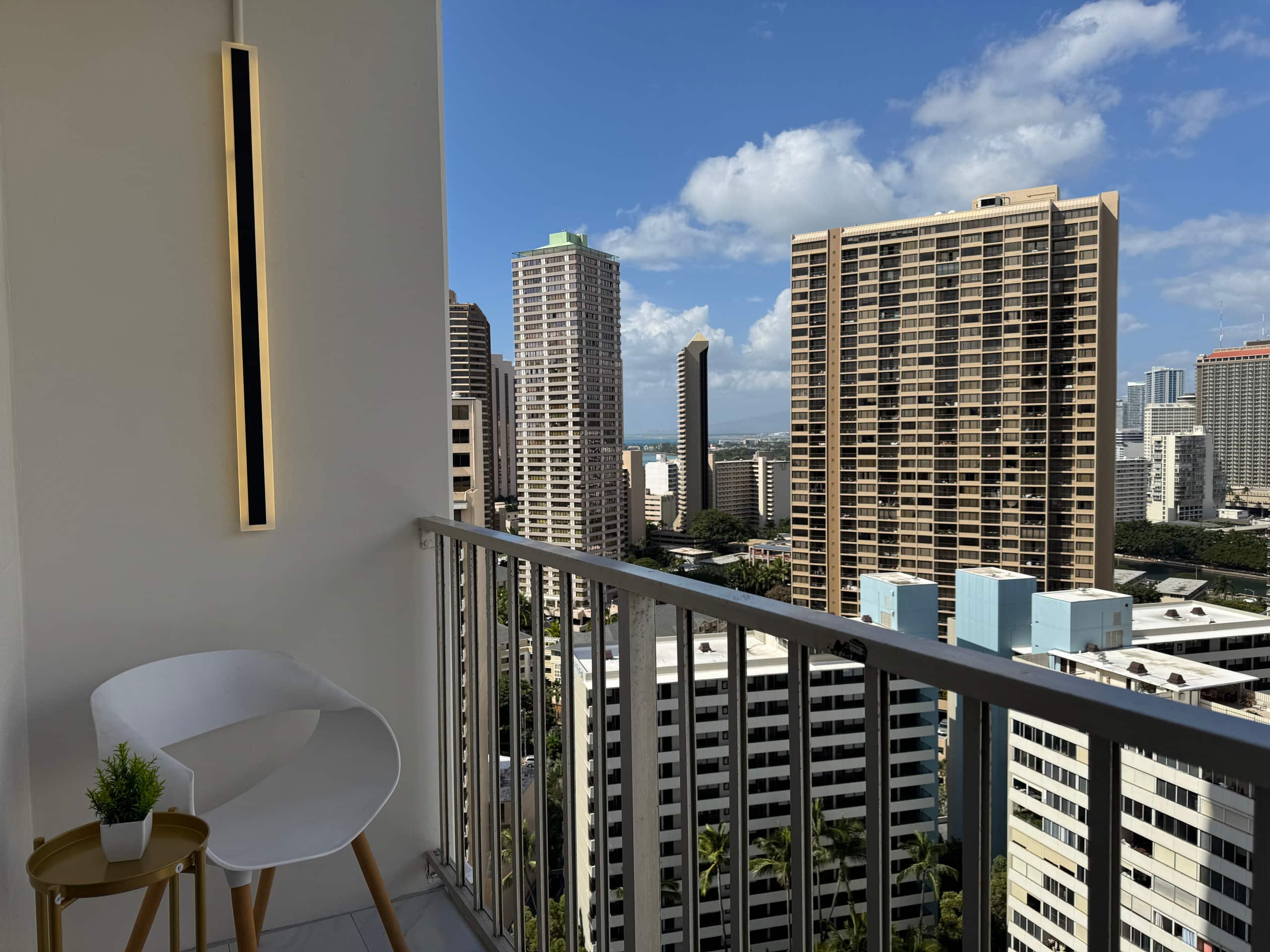 Condo in Honolulu · ★4.93 · Studio · 1 bed · 1 private bath - Image 33