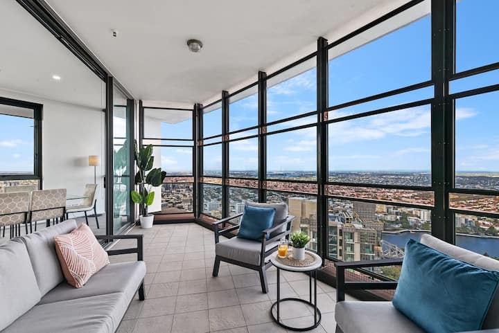 Huge 4 Bedroom Sub Penthouse | Rare Ocean Views - Brisbane