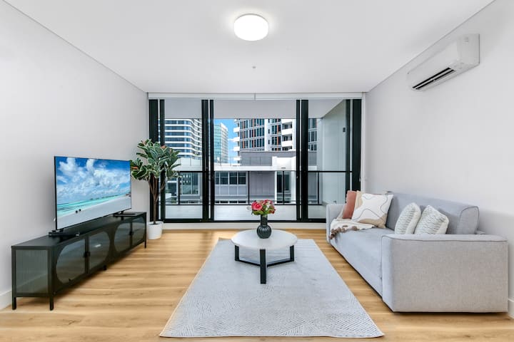 Chic and Cosy 2-Bed Apt in Wentworth Point