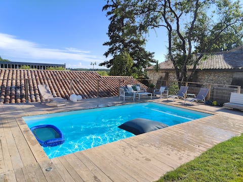Nice villa with single-level swimming pool