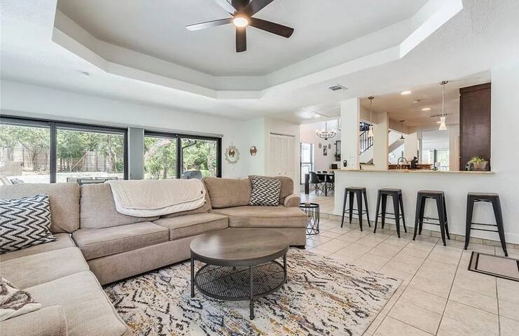 Austin / Lake Travis Get-a-way “ShebaCove” gallery image 4