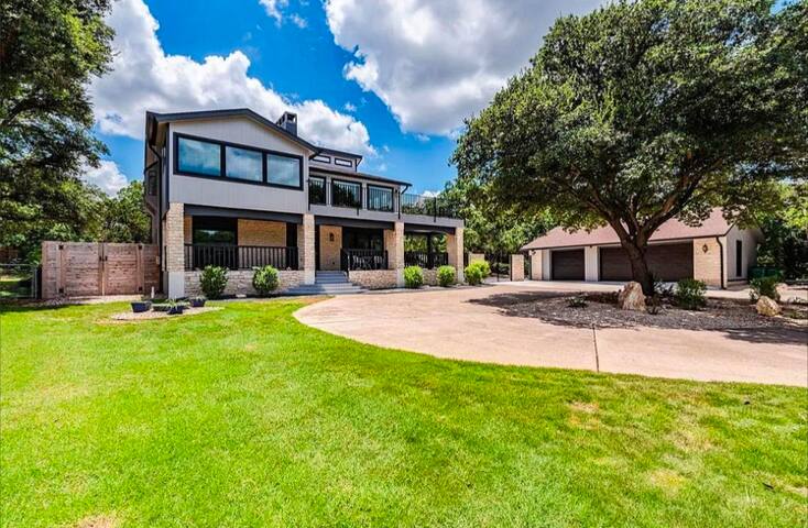 Austin / Lake Travis Get-a-way “ShebaCove” gallery image 2