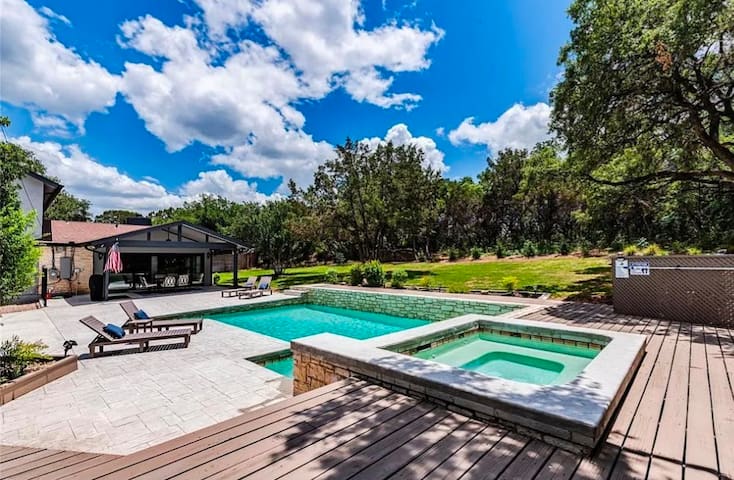 Austin / Lake Travis Get-a-way “ShebaCove”