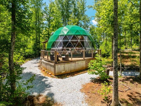 Mountain views + hot tub colorful luxe forest dome
