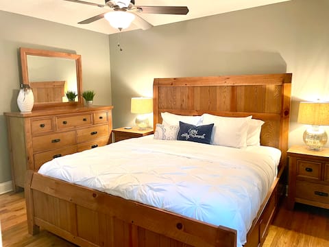 Easy access to I-75| KINGsize suit|Comfortable bed