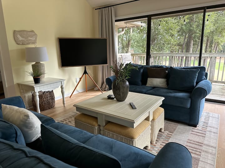Golf / Beach Penthouse Condo With King Size Bed - Sunset Beach, NC