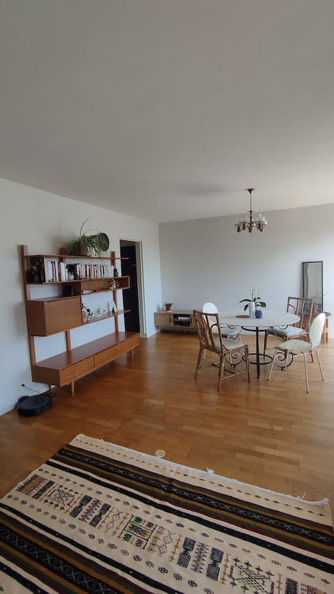 Double room in large fully equipped apartment