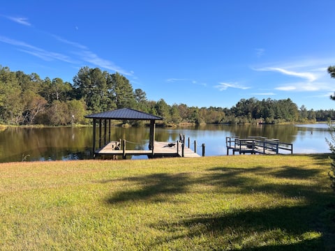 3 BDRM home on the Lake