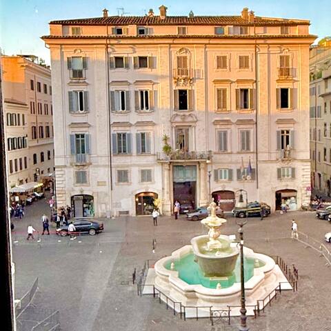 The great beauty of Piazza Farnese