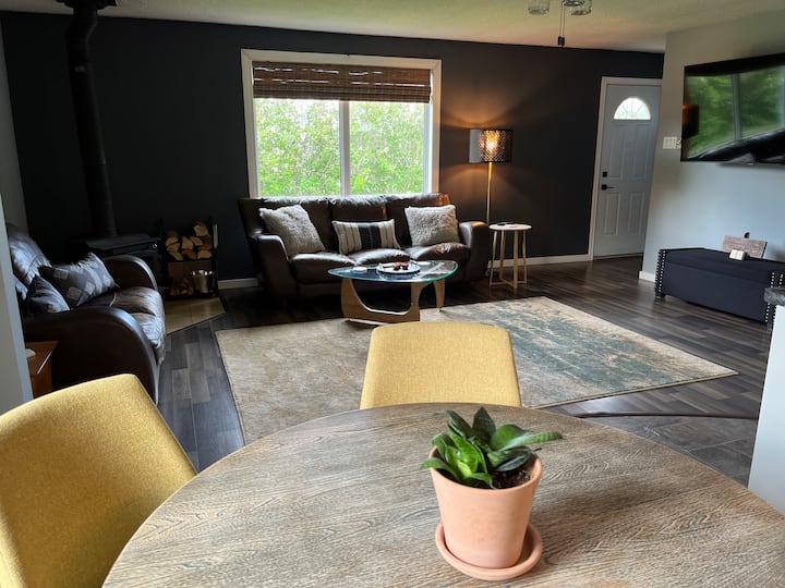 Roaring River Retreat - Swan River